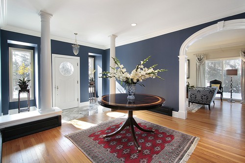 Both circular and square or even rectangula rugs are perfect for a foyer.